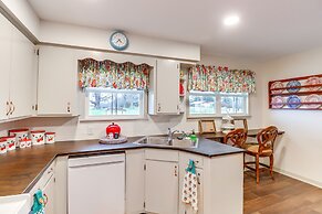 Historic Greers Ferry Home < 2 Mi to Shiloh Marina