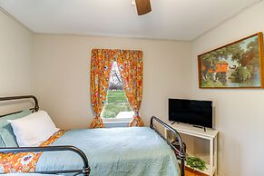 Historic Greers Ferry Home < 2 Mi to Shiloh Marina