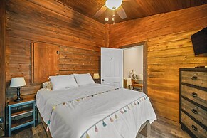 Tranquil Suite w/ Porch < 2 Mi to Cedar Lakes!