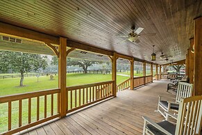 Tranquil Suite w/ Porch < 2 Mi to Cedar Lakes!