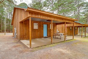Heber Springs Cabin w/ Covered Patio: 1 Mi to Lake