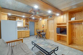 Heber Springs Cabin w/ Covered Patio: 1 Mi to Lake