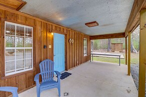 1/2 Mi to Greers Ferry Lake: Quiet Cabin w/ Porch