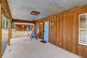 1/2 Mi to Greers Ferry Lake: Quiet Cabin w/ Porch