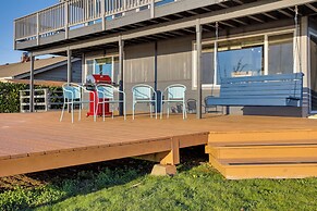 Scenic Tacoma Apartment w/ Deck & Fire Pit!