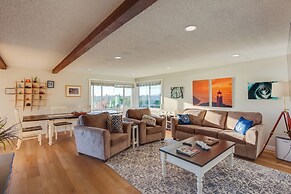 Scenic Tacoma Apartment w/ Deck & Fire Pit!