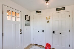 Scenic Tacoma Apartment w/ Deck & Fire Pit!