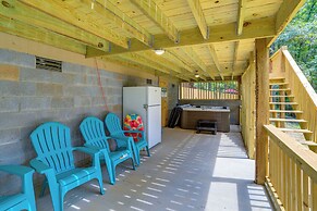 Waterfront Retreat on Greers Ferry Lake w/ Hot Tub