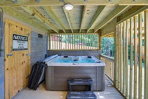 Waterfront Retreat on Greers Ferry Lake w/ Hot Tub