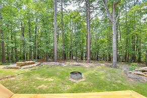 Waterfront Retreat on Greers Ferry Lake w/ Hot Tub