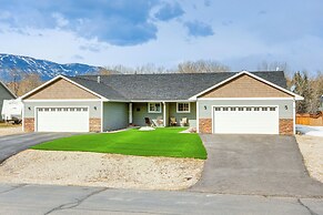 Beautiful Family Home: 10 Mi to Red Lodge Mountain