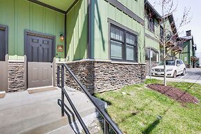 Dtwn Blowing Rock Condo w/ Private Hot Tub!