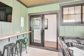 Dtwn Blowing Rock Condo w/ Private Hot Tub!