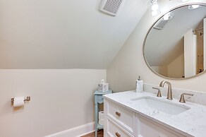 New Bern House w/ Gas Grill Near Neuse River!