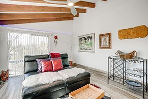 1 Mi to Dtwn: Scenic Prescott Hillside Retreat!