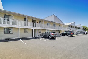 2 Mi to Beach: Orange Beach Condo w/ Dock Access