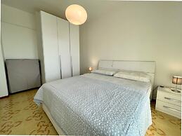 Stunning sea View Flat Just 250m From the Beach