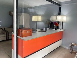 Lamplighter Inn By OYO Charlotte Airport Area