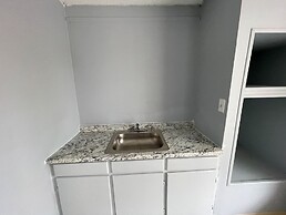 Lamplighter Inn By OYO Charlotte Airport Area