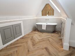 Netherdale Penthouse