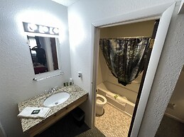 Trails Inn Quadna Mountain Motel & RV