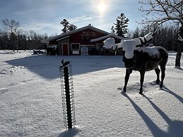 Trails Inn Quadna Mountain Motel & RV