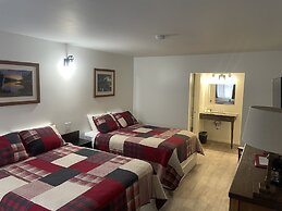 Trails Inn Quadna Mountain Motel & RV