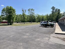 Trails Inn Quadna Mountain Motel & RV