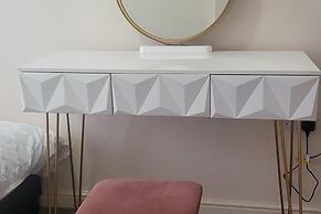 Bolton-2bedroom-2bathroom-parking