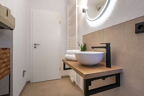 Spacious 3-rooms apartment in the center