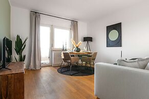 Spacious 3-rooms apartment in the center