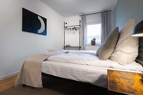 Spacious 3-rooms apartment in the center