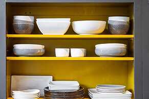 Elegant Edgy Loft on Historic Alley Parking