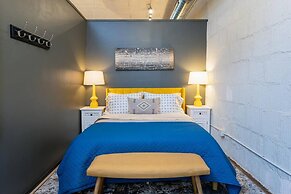 Elegant Edgy Loft on Historic Alley Parking