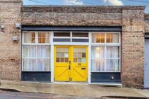 Elegant Edgy Loft on Historic Alley Parking