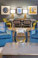 Elegant Edgy Loft on Historic Alley Parking