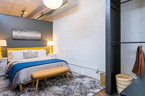 Elegant Edgy Loft on Historic Alley Parking