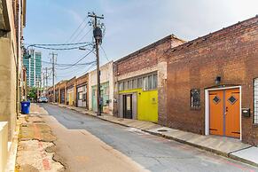 Elegant Edgy Loft on Historic Alley Parking