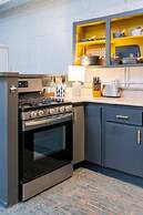 Elegant Edgy Loft on Historic Alley Parking