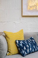 Elegant Edgy Loft on Historic Alley Parking