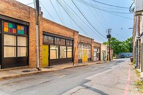 Elegant Edgy Loft on Historic Alley Parking