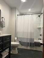 Elegant Edgy Loft on Historic Alley Parking