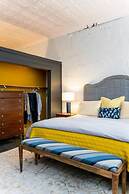 Elegant Edgy Loft on Historic Alley Parking