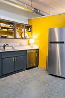 Elegant Edgy Loft on Historic Alley Parking