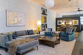 Elegant Edgy Loft on Historic Alley Parking