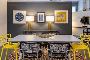 Elegant Edgy Loft on Historic Alley Parking