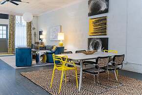 Elegant Edgy Loft on Historic Alley Parking