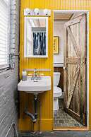 Elegant Edgy Loft on Historic Alley Parking