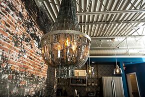 80 LEX 203 Eclectic Industrial Apt Free Parking