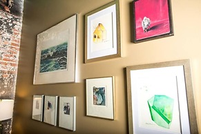 80 LEX 202 Iconic Location Park Free Off Street